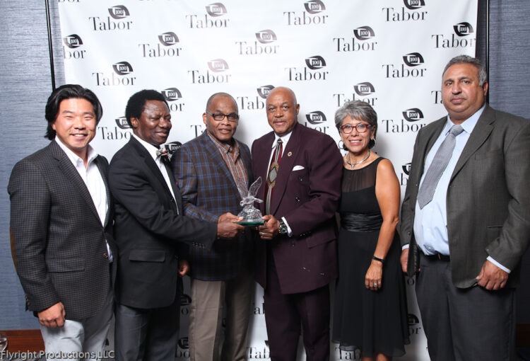 imgi_14_IMG_8208-140-1-750×510